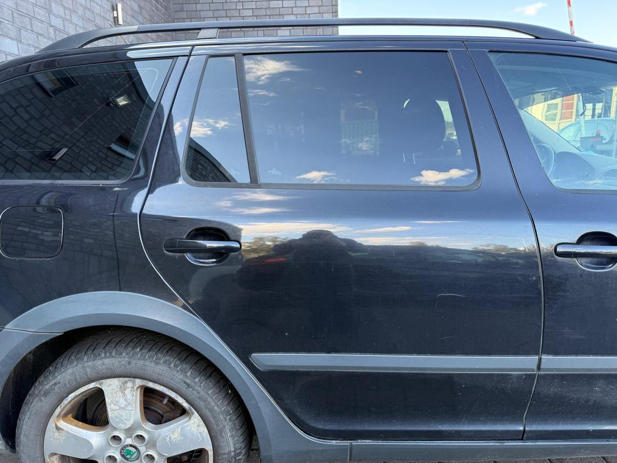 Skoda Octavia 2 1Z original Tür hinten rechts Kombi LF9R Rohbau BJ12